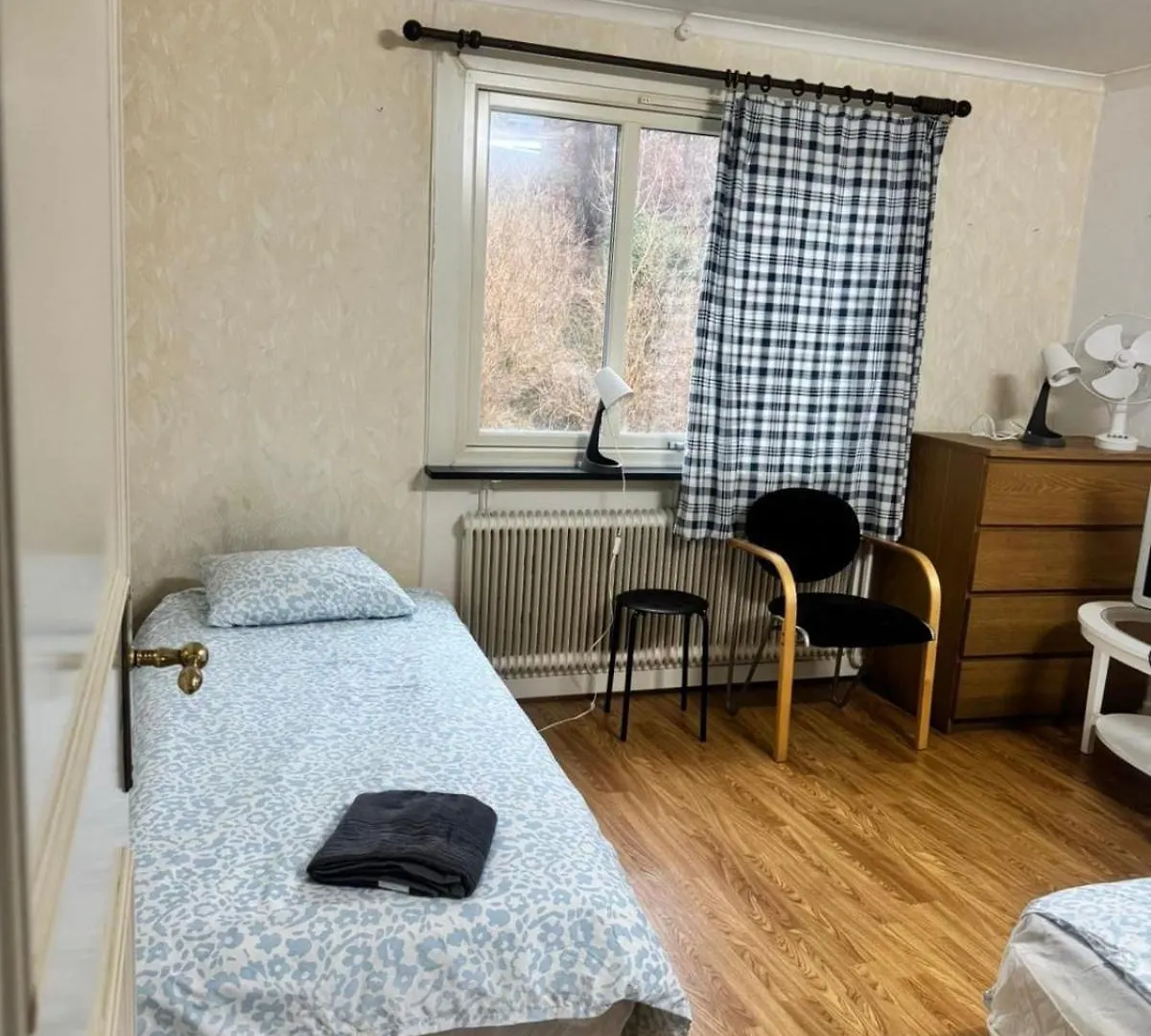 Workers Home Near Volvo With 8 Beds Save Apartment