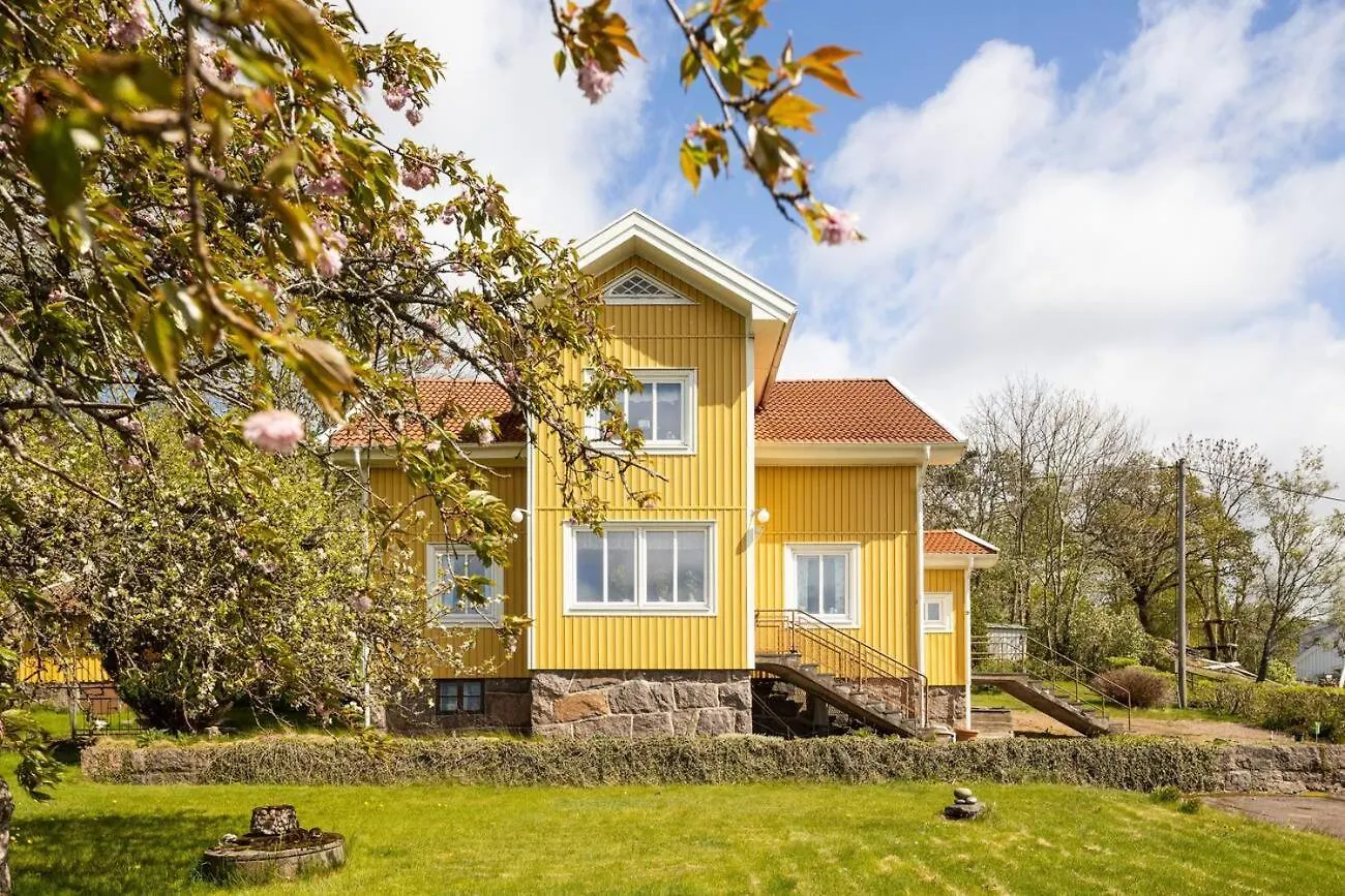 Workers Home Near Volvo With 8 Beds Save